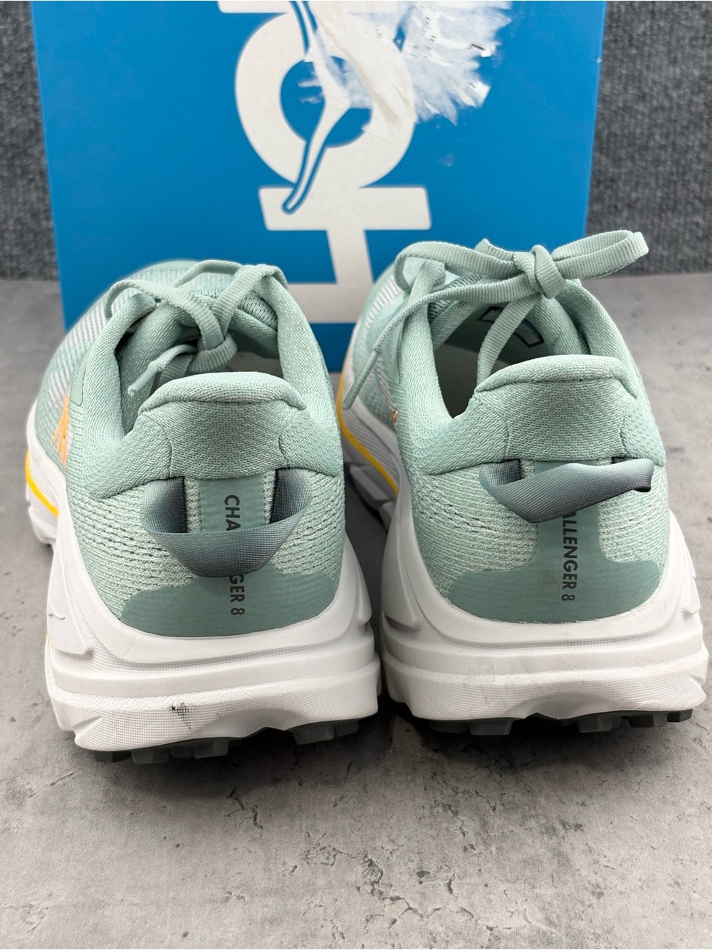 Hoka Challenger 8 Women's Size 10B Green White Athletic Running Shoes (1168717) - Picture 3 of 6